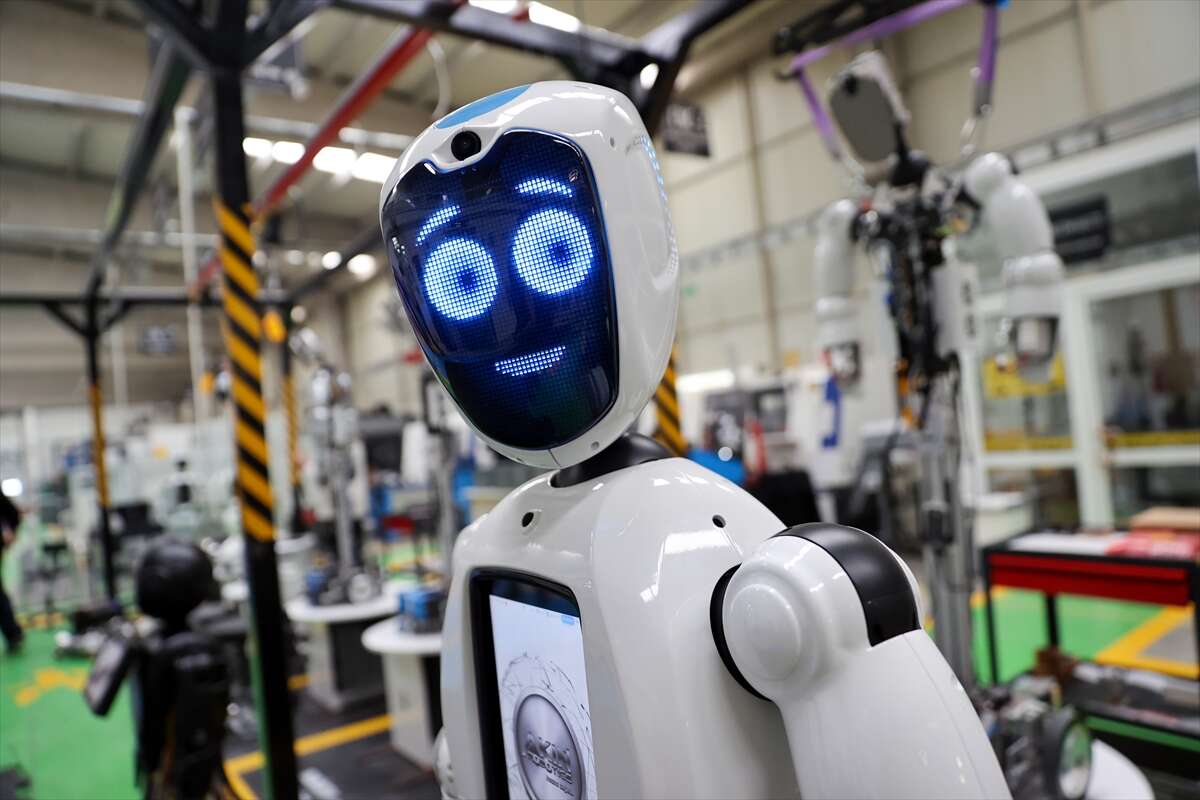 Konya ilk insansı robotunu piyasaya sürüyor! AKINCI-5 için geri sayım başladı 7